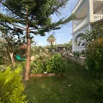 Theros Apartament